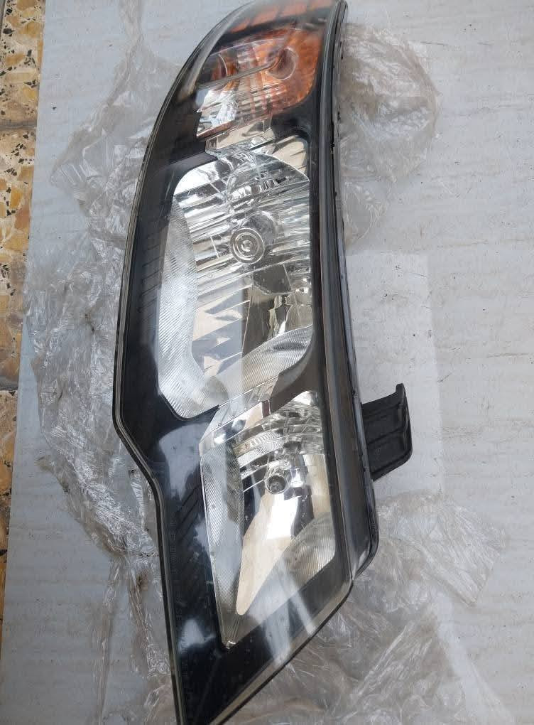 السلام عليكم ...                        
تك لايت يمنى فورتي مال حاوية. 
للاستفسار :- بغداد/كراج الخالدي  ساحة الطيران / الشارع العريض 
ابو علي / ***********
