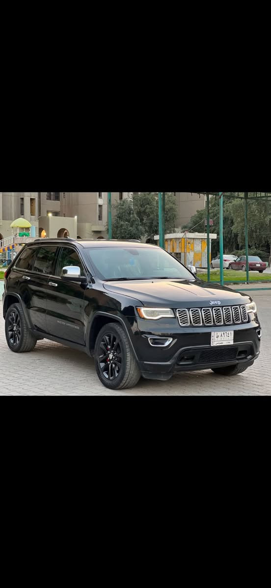 جيب موديل 2018 شيروكي 
حجم المحرك: 3600
المشي: 60 ميل 
دفع رباعي 4×4 ✅
السعر: 207 ورقات وبيه مجال بسيط 
الحوادث: جاملغ وبنيد. فقططط بدون شاهي ولغد سليمه 
للامانه مكينه نجفته بساتم 14 ومابين اي نقص انسه شي اسمه دوانز 
السيارة نظيفة وجاهزة للفحص
📩 للتواصل ***********
ملاحضه سياره للبيع أو المراوس حسب القناعه
