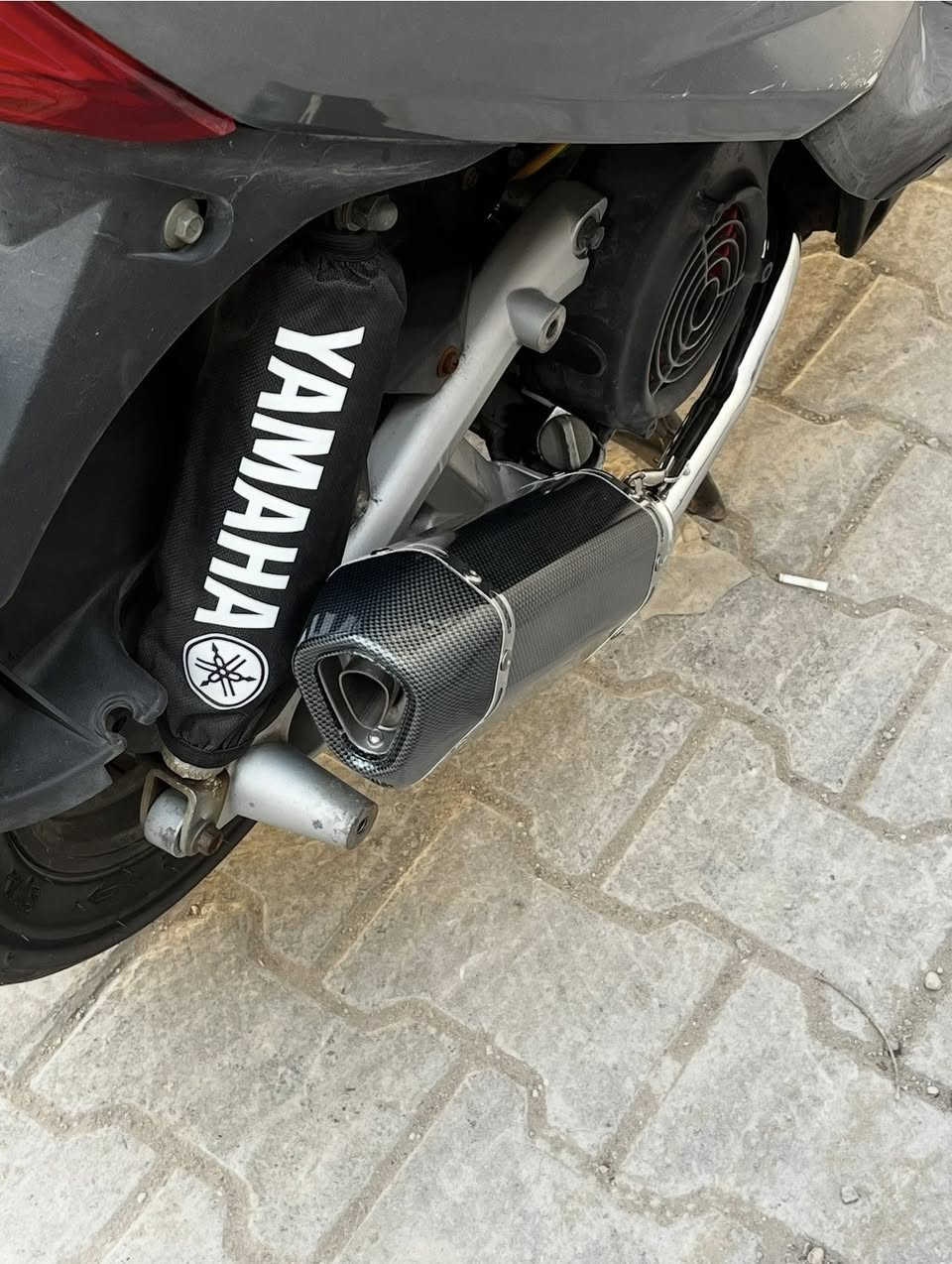 سلام عليكم
للبيع صالنصه جوكر ترهم على جميع الدراجات و بيه شيال بس ما شاده  
بيه كاتم و بدون كاتم صوته يخبل و طكته تخبل كاربون فايبر استخدمته شهر ونص فقط  

ترهم على الثعلب العدله كول الدراجات السعر 40 و بيه مجال

 مكاني بغداد رقمي ***********
