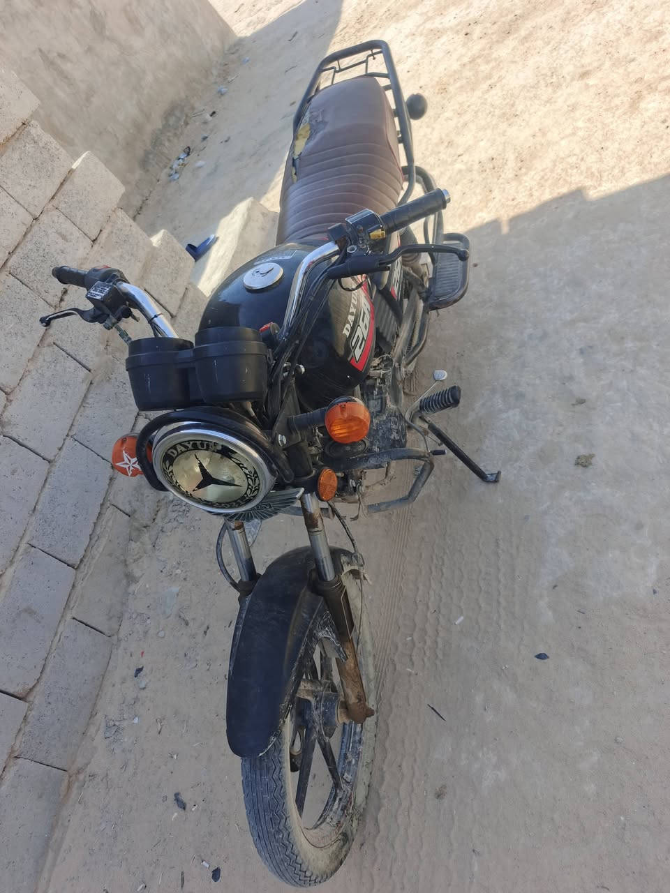 سلام عليكم دراجه البيع موديل 2021 وراق صولي كفاله عامه محرك 200 سعر 1250 وبيه مجال تصال *********** وتساب بي

