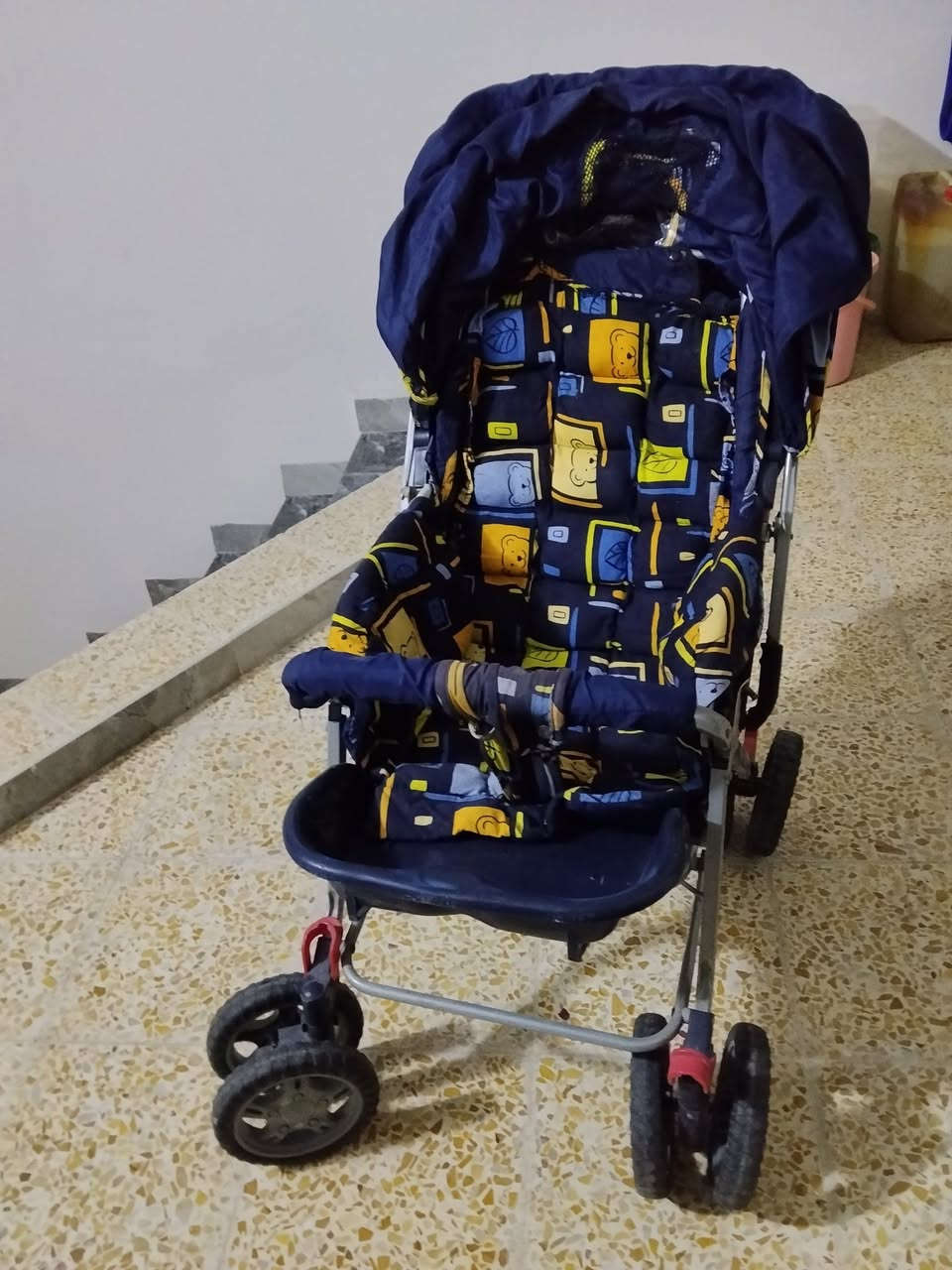 عربا طفل حيل حيل نظيفة وماببيها اي عيب وحجم الكبير سعرها 45 الف بيها مجال بسيط 
..كركوت هم نظيف وسعره 10 الاف 
المكان حي الزهراء .. 
***********
