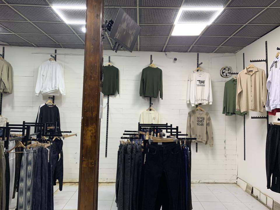 محل ملابس كامل للبيع
200 تعلاكه بجامه وبلوز 

سستم كامرات كامله 

ملكانات 2  جدد

60 بنطرون تركي خامه درجه اولى 

تقريبا بل محل 350 قطعه خامات درجه اولى 

ستاندات بنطرون 2 

السعر مليونين للتواصل خاص

عنوان كركوك القادسيه


**إذا كنت صاحب هذا الإعلان وتريد حذفه لأي سبب، رجاءا أرسل رسالة إلى الدعم الفني**