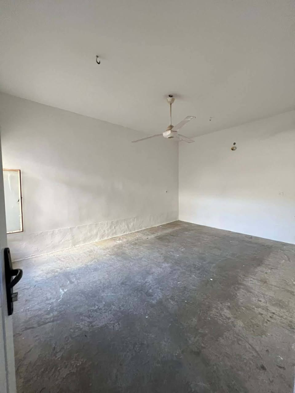 بيت للبيع بختياري الأولى ثاني فرع صاير مساحه200متر مربع نوع العقار(توزيع قايم مقام) عدد غرف نوم3
استقبال
مطبخ حمام صحيات طرمه السعر 26مليون وبي مجال رقم الهاتف***********
