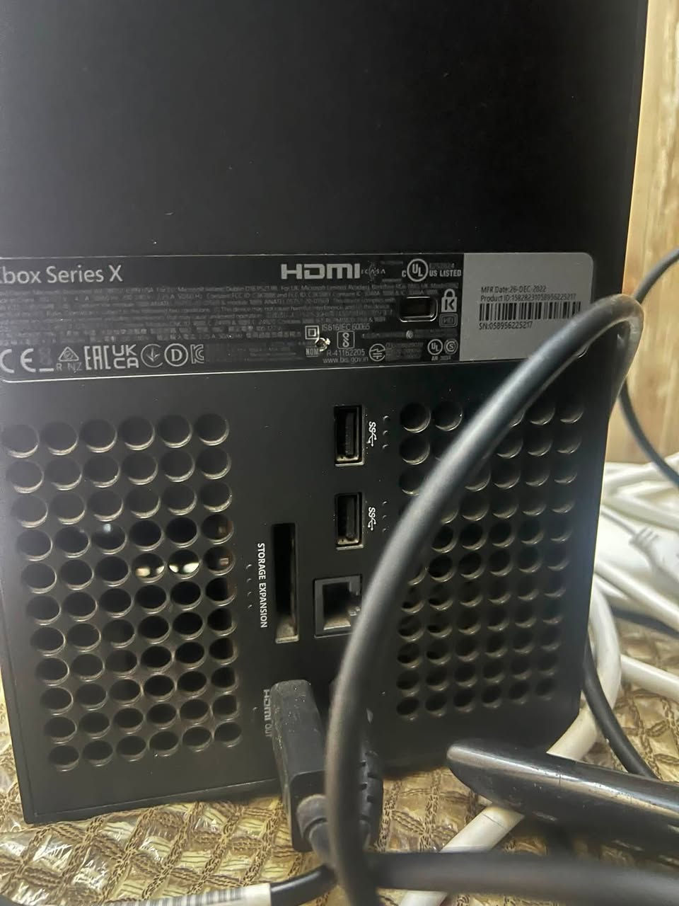 جهاز نضيف. بس مامنضفه جهاز حيل نضيف .                           للبيع مستعجل 🔥 Xbox Series X نضيف جداً

المواصفات:
- الجهاز: Xbox Series X 1TB نسخة الديسك
- الحالة: 10/10 نضيف مابي اي عطل او فتح
- الملحقات: يد اصلية وحدة + كيبلات HDMI وباور
- الالعاب: GTA 5 مثبتة وجاهزة

السعر: 800,000 دينار عراقي نهائي

المكان: بغداد - الغزالية
التواصل: واتساب / اتصال ***********

البيع وجه لوجه فحص وتجربة كدامك
الصور على الطبيعة 👇جهازصارلي خمس تشهر من اخذته  وملحقاته كامله  سبب البيع مامتفرغله
