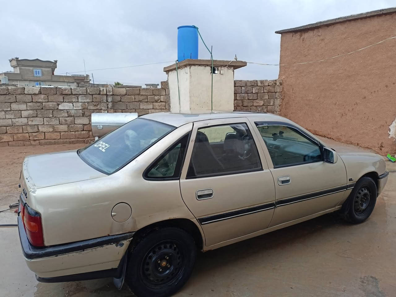 فكترا للبيع موديل 91 حجم 18 كوبون بانزين السعر 38 ورقه. ***********
