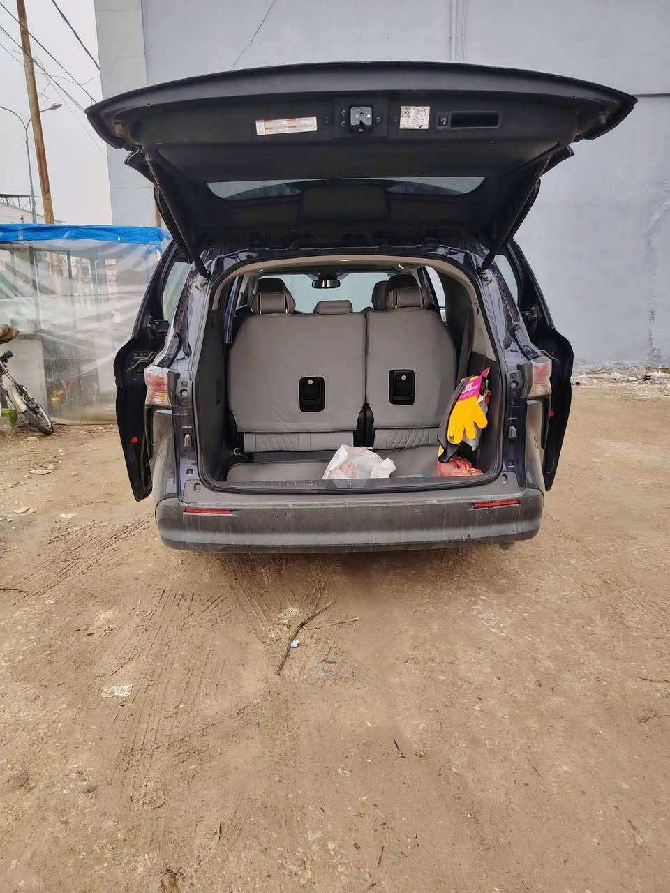 السلام عليكم تيوتا سينا 2023X LE  هايبرد وارد امريكي  رقم صلاح الدين بسمي
حجم المكينه :2500 
 الضرر: وضح بسونار
موصفاتها
1.فتحه 
2. شاشه 
3. هندبريك بصمه
4.كشنات مخمل 
5.بصمه 
6. بصمة ابواب
7.كشنات كهرباء 
8. هيترات بالكشنات
9. بيبان كهرباء 
10. رادارات 360
11. كشافات
12. لايتات لد 
13. بكلايت لد 
14. ثلاث قطع تبريد
15.شحن وايرليس

تفاصيل اكثر هذا رقمي *********** تحياتي 
مكاني كركوك
