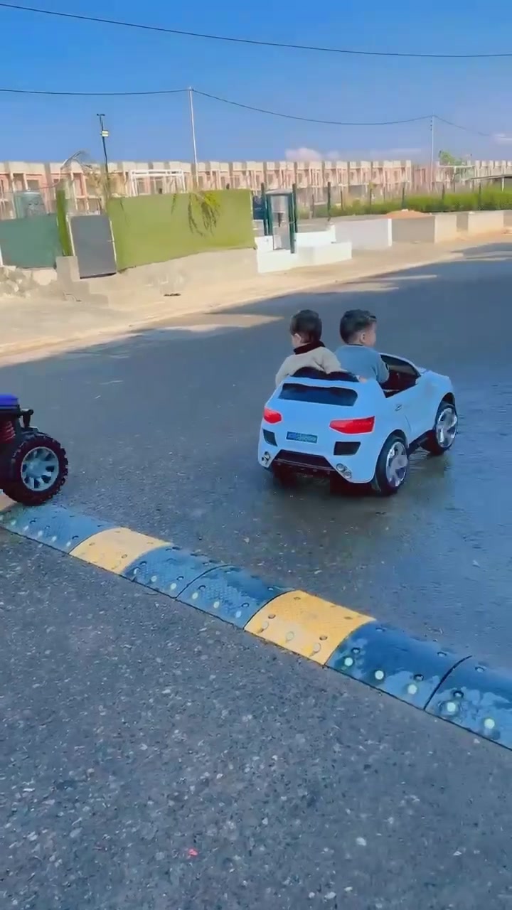 ئەوسیارە شینە ٢٢٥هەزار بۆفرۆشتن وەک نوێ وایە


**إذا كنت صاحب هذا الإعلان وتريد حذفه لأي سبب، رجاءا أرسل رسالة إلى الدعم الفني**