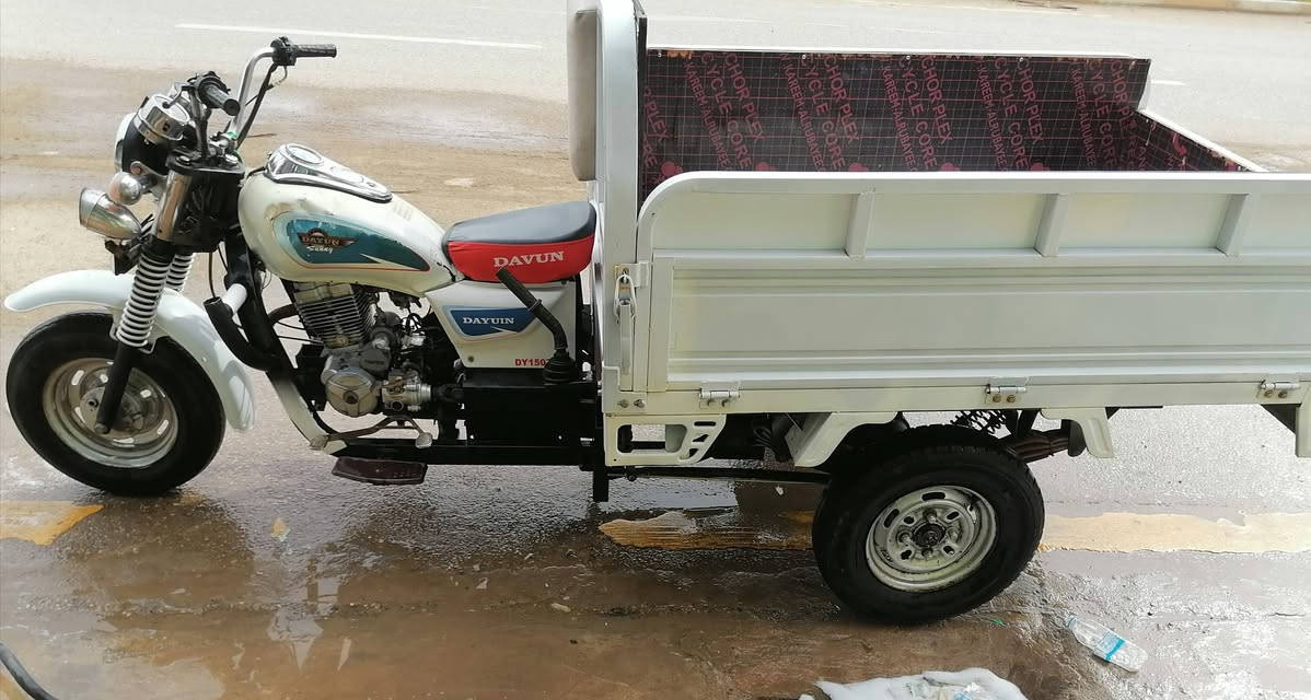 سلام عليكم ستوته البيع ادوات المكان شطره السعر ***********
