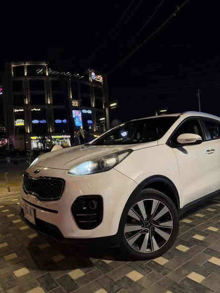 السلام عليكم 
كيا سبورتج 2017 فول 1/1 عدة البنراما 
ماشية 91 الف كيلو متر حقيقي 
السيارة مكفولة كفالة عامة من الصبغ و التبديل
كير مكينة كفالة عامة
على ايد وحدة من الزيرو
بيها مكانين بارد ماشر بل صور بل جاملغ ل امامي شبر وبل باب لخلفي شبرين بدون فتح بدون اي شي 
مواصفات 
بصمة
سايد بريك بصمة
حساس امامي خلفي
نفكيشن 
مري شفط
اشاير مري
لد نهاري
كراسي امامية كهرباء
تبريد بيانو 
قطعتين تبريد
اوتو هولد
درايف مود
شاحن واير ليس
داخل حمصي
سماعات JBL 
ويل كب كروم 
نظام اوتو هولد
مانع تزحلق
مانع نحدار 
السيارة باسمي ورقم جديد انكليزي وهزة جديدة وسنوية ل2029 
مكان السيارة بغداد البنوك 
وسعرها :183 وبيها مجال بسيط
للاستفسار : ***********
