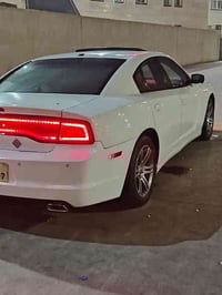 سياره خليجيه 13 بيها بس شامله خلفي بي بارد السعر 170 07732509109