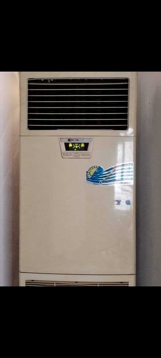 السلام عليكم ورحمة الله وبركاته سبلت 450 وثلاجه 300 مكلف بالنشر تفاصيل اكثر  تواصل وات ساب
***********
