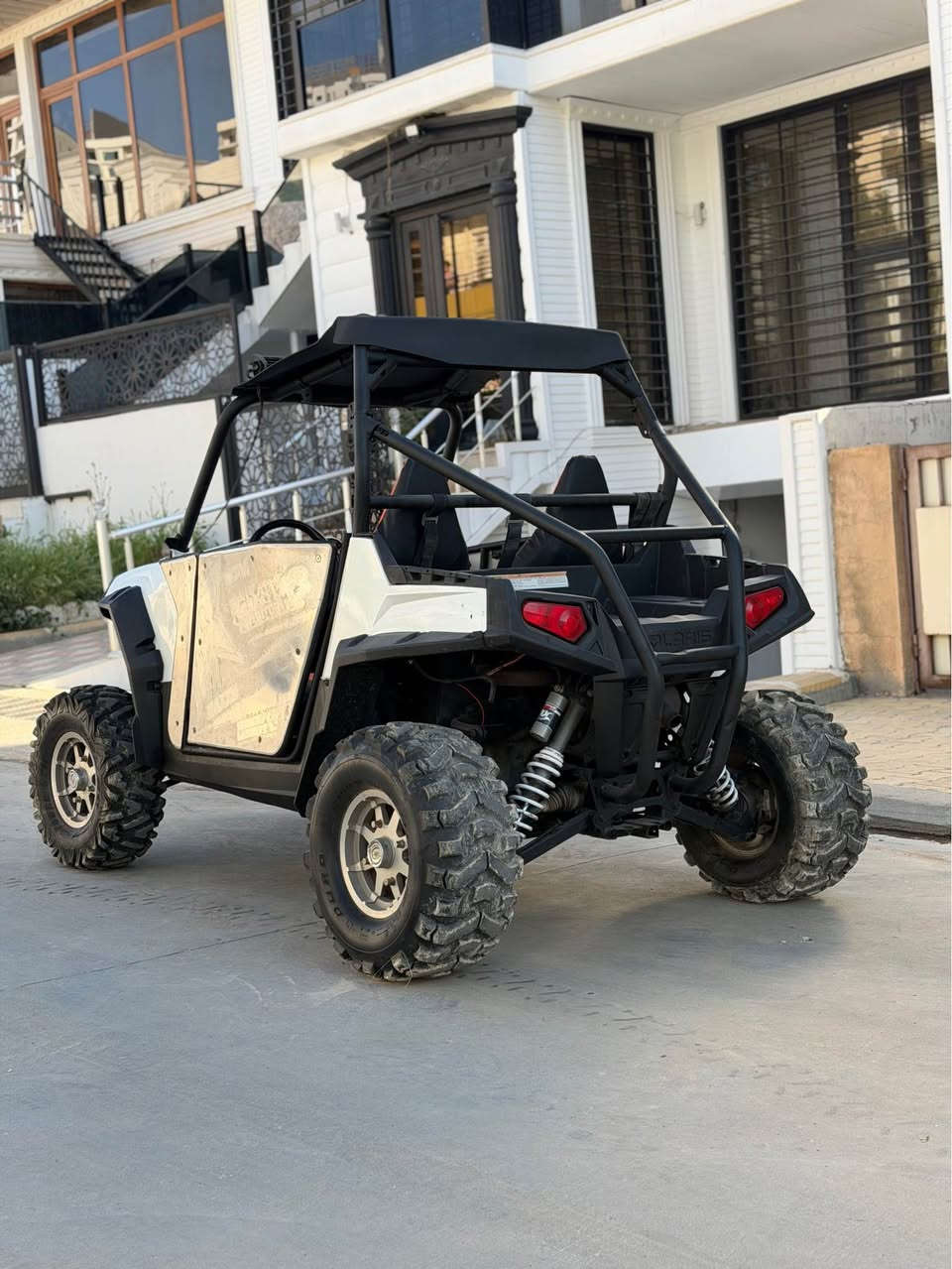 پۆلاریس ڕەیزەر مەکینە RZR 800 
ئۆتۆماتیک 
دەبڵ ئەکسل
نۆزڵ
بەشەرتی گێڕ و مەکینە 
نرخی 30$ وەرەقە
ناونیشان سلێمانی ، ابراهیم احمد
ژمارە تەلەفۆن :
***********
*********** 

WhatsApp السليمانية, العراق
