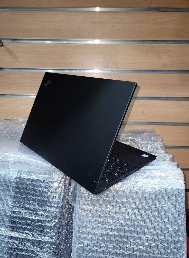 🥳وصل المقرطس وصل تلحق ماتلحق هاذه مشكلتك🥳
 إليك **Lenovo ThinkPad P53s**.
 * **أداء يُعتمد عليه:** معالج i7 (الجيل الثامن) مع ذاكرة 16GB، لإنجاز المهام البرمجية والهندسية بكل سلاسة.
 * **جرافيك متخصص:** يأتي بكرت شاشة **2GB** مخصص للتعامل مع برامج التصميم والرندرة بكفاءة عالية.
 * **سرعة واستجابة:** نظام تخزين 512GB SSD يضمن لك تشغيل البرامج في ثوانٍ.
**الخيار الأذكى لكل محترف أو طالب يبحث عن الجودة بسعر منافس.** 💡
**كمية محدودة!**
📞 **للحجز والاستفسار، تواصل معنا فوراً:**《772924110》
🔥السعر330$🔥


**إذا كنت صاحب هذا الإعلان وتريد حذفه لأي سبب، رجاءا أرسل رسالة إلى الدعم الفني**