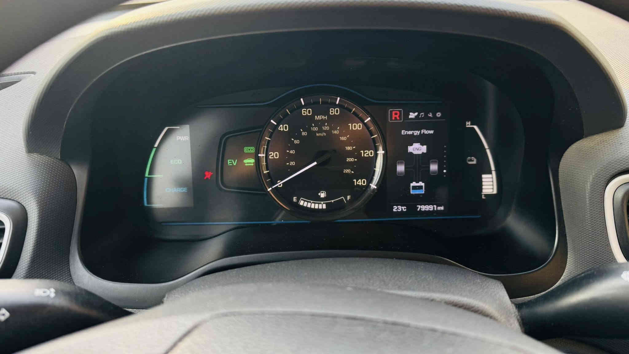 السلام عليكم
هونداي ايونك 2019 هايبرد وارد امريكي 

للبيع رقم بغداد مواصفاتها معروفة شاشة كاربلي كامرة دوارة صور الحادث موجودة جاملغ مصبوغ والبند مصلح بدون صبغ السيارة جازة مابيها اي نقص السعر 118$ رقم الهاتف ***********

السيارة مكانها بغداد المشتل اي تفاصيل تحب تعرفها راسلني او اتصل
