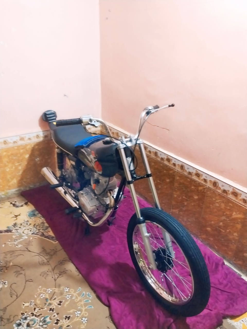 سلام عليكم دراجه كلك كلك للبيع تعمير جديد مكينه رابيدو دراجه خير من الله شلعه ومعدل نضافه كدام عينك شراي بيه خير ويدلل متواجد خاص وهاذه رقمي ***********
