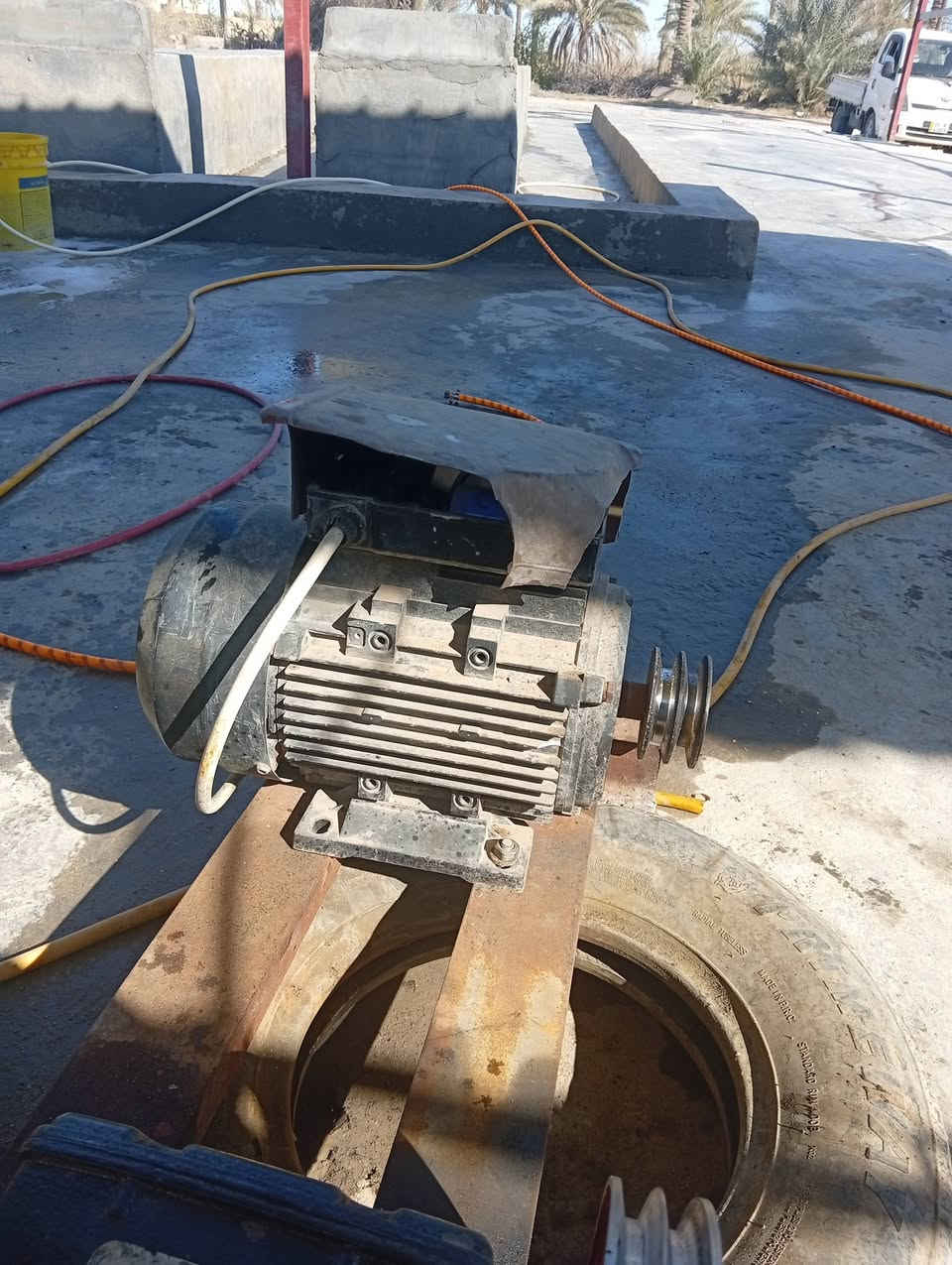 ماطور كهرباء عدد 2 واحد 5حصان ثري فيز واحد 4 سنگل وياهن ماطور بانزين للبيع المكان بابل مسيب  سعر الماطور 200 بي مجال بسيط والبنزين 150 وياهن تاروسات 2
***********
