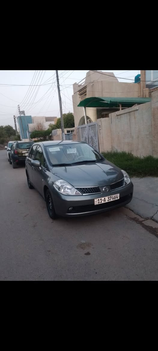 السلام عليكم للبيع تيدا 6 خليجية  رقم انكليزي سنوية لل٣١ هزة بال٢٦ مصبوغة اثر جراد سيارة جاهزة مكينة كير تبريد منضومة جديدة صدر خير من اللة  تخم تاير  غرفتها مدوشمة  مابيها نقص كهربائيات كلها شغالة  سعر ٦٨ وبيها مجال *********** مكان بغداد الكرخ

