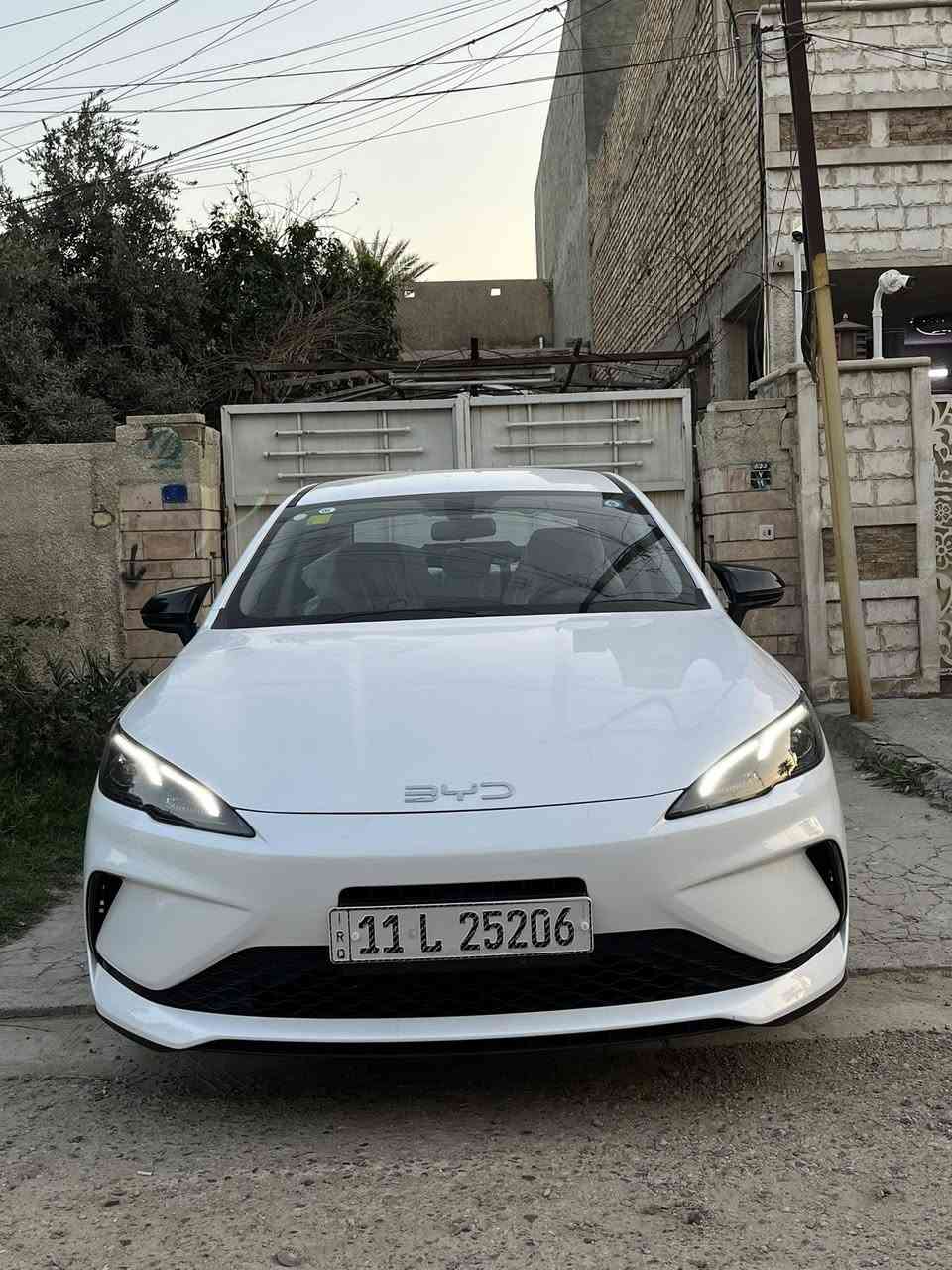 سلام عليكم
‏BYD سيل 5 موديل 2025 السيارة وضع الشركة وعليهه اضافات حلوة ماشية 3تلاف مكفولة كفاله عامة من كلشي ب اسمي تحويل ثاني ويوم مكان السيارة بغداد الكرخ للستفسار *********** 

هايبرد & بانزين & كهرباء 
المواصفات 🔻
سعه التانكي 65لتر 
حساسات 360
حجم المحرك 1.5
شاشه كبيره
هند بريك كهرباء
دشبول شاشه ديجيتال
اوتو هولد
مفتاح التشغيل بصمه
تشغيل عن بعد تحكمات مقود
منفذ طاقه
منافذ شحن
مقول جلد حياكه
دخول ذكي
3 وضعيات قياده
اشاير بل مري
تتسع المقصورة ل 5 ركاب
المقاعد جلد رياضي
اريل نفكيتر
لد امامي LED
‏LED بك لايد
قطعتين تبريد 
مثبت سرعة
حجم الاطار 16
مانع تزحلق
شاحنه خلفية
