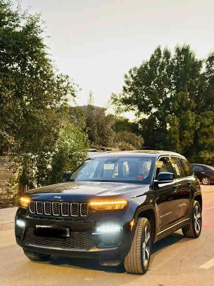 سلام عليكم بيع او مراوس
جيب خليجي لمتدد بلاس 2023 
وكاله هارلم. (خليجي) . لون اسود 
رقم بغداد بااسمي هزه وسنويه ورقم الجديد
السياره مكفوله كير محرك صدر تبريد على وضع الشركه ماشيه 28 

المواصفات :
* دفع رباعي 4x4 . 
* تحذير النقطة عمياء ⚠ .
* سقف بانوراما . 
* شاشه كبيرة 
* نظام الخرائط (GPS) .
* ستيرن كهربائي . 
* المصابيح الأمامية زنون .
* كشافات الضباب زنون .     
* تشغيل عن بعد .
* صندوق كهربائي ..
* حفظ وضعيات الجلوس (ميموري) . 
* المقاعد الأمامية كهرباء
* المقاعد الأمامية تبريد وتدفئة .
* المقاعد الخلفية تدفئة وتبريد
* حساسات أمامية . وخلفي
* تدفئة ستيرن . 
* بخاخ ماء على المصابيح الامامي..
* مانع تصادم خلفي .
* خمس كامرات . 
* محدد سرعة 
* نظام التشغيل والاطفاء الاوتوماتيكي ( Auto Start System ) .
* نظام بريك اوتماتيكي ( Auto Break System )
* اناره داخليه متغيره
* جنطه كهرباء
* شاشه بل دشبول
* داخل اسود
* لدات امامي وخلفي
* تحكمات ستيرن فول
* شاشه اعطال
* كير ماوس
* جكات
* اربعه انظمه قياده
* رادار 
* وباقي المواصفات المعروفه 
* 

مكان السيارة بغداد  الكرخ سياره جديده وجاهزه من كلشي واي نقص مابيه عدته بصماته ارضياته كله وياها 

السعر 410  ورقه وبيه مجال  

***********
