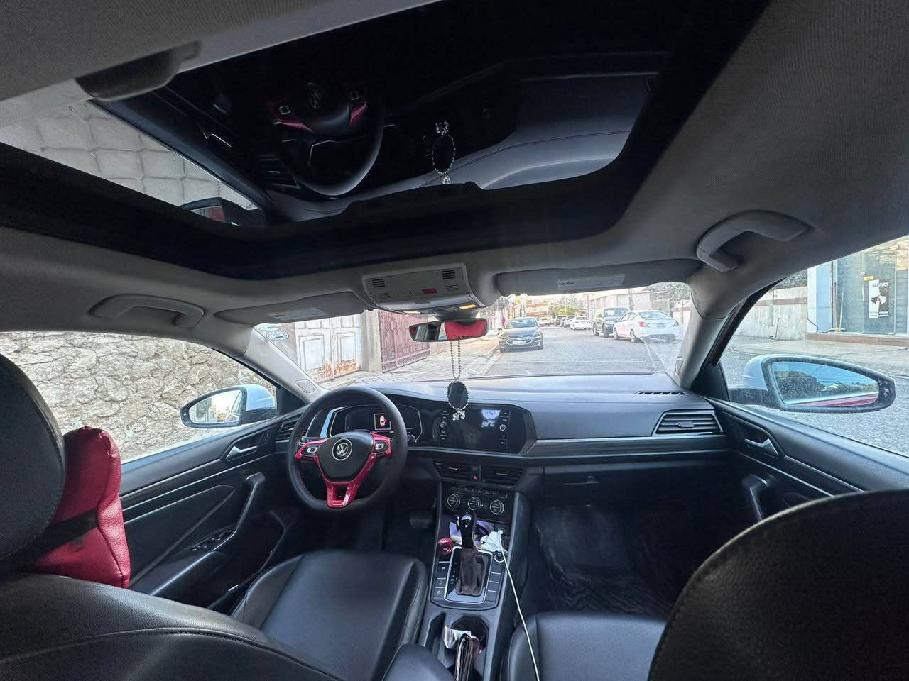 جيتا 2019 SEL
فول فول بنوراما شاشه ديجتال
جلد 
ايرباك فقط تكمه 
كيرمحرك شرط
حادث موضح بلصوره وسونار هم موجود بلصور
مكان سياره كركوك
سعر144 ورقه بيه مجال بسيط
*********** كركوك, العراق
