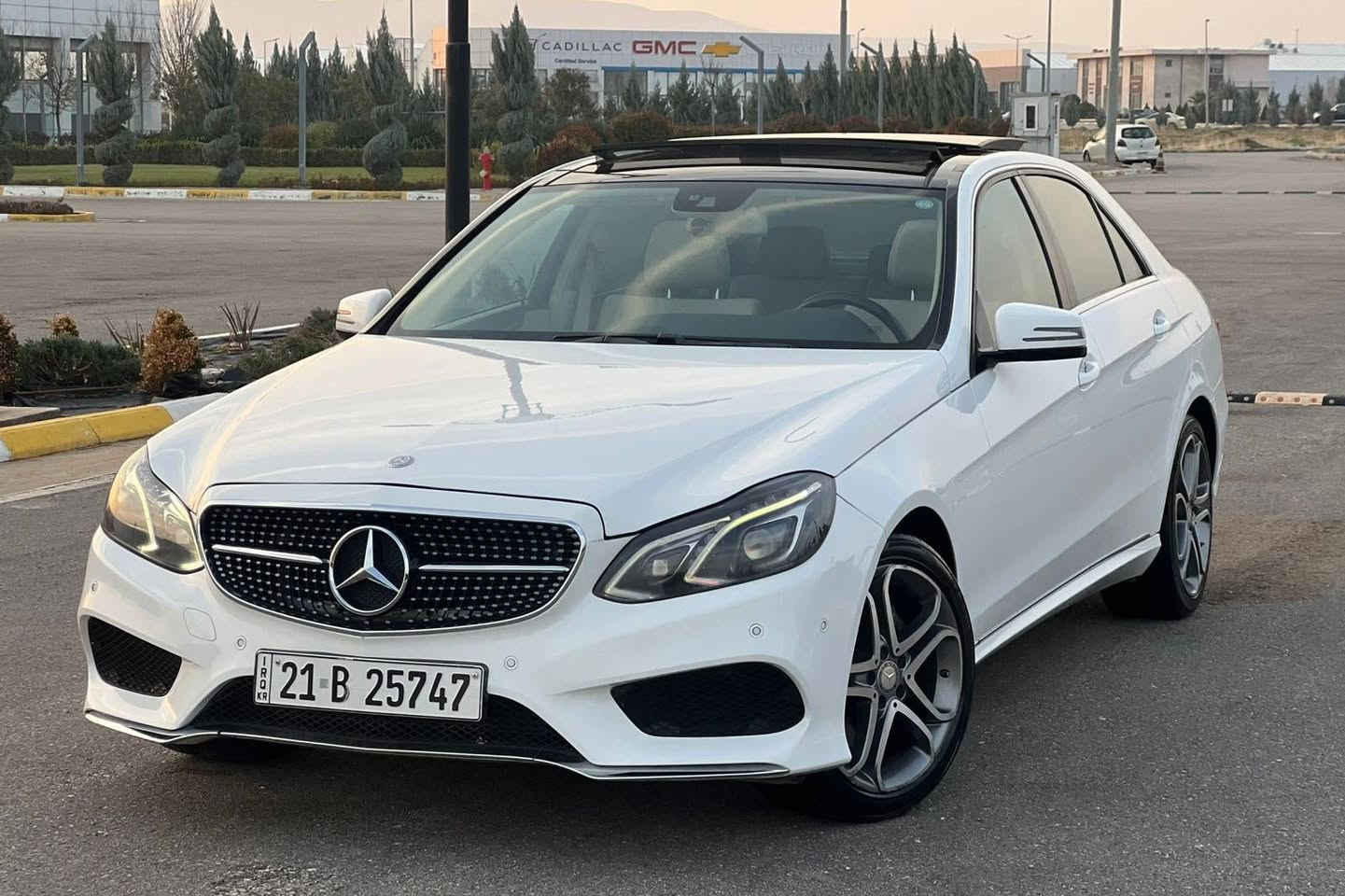 مرسيدس____ E-200 ___2015

 مودیل 2015            ماشییە 78000 مایل حقیقی
وارد المانی ظمان دولی و کلین تایتل بس بیها قطعە وحدە مصبوغ بدون حادث بدون دواخل و بدون ایرباک شرط فحص والباقی مکفول کفالة عامە
——————————————————————————————
 مواصفات فول فول 1/1 ( بانوراما - کشنات جلد - کشنات هیتر - کشنات کهربائی - خمس بردات - رادار امامی و خلفی - حساسات امامی و خلفی - لایتات زینون و لید - و بعد بیها هوایە مواصفات …) 
——————————————————————————————
 کیر و المحرک مو مفتوح و مابی ای خلل و صوت و مکفول من کلشی
کل سیرفات امسویلها من شریکە BCM و مابی دینار مصرف الدهن محرک و هایدرۆلیک کیر و تایرات جدیدە امبدل یعنی دینار مصرف مابیها کلشی علی وظع الشرکە 
——————————————————————————————

مکان سلیمانییە 
رقم تلفون ***********
