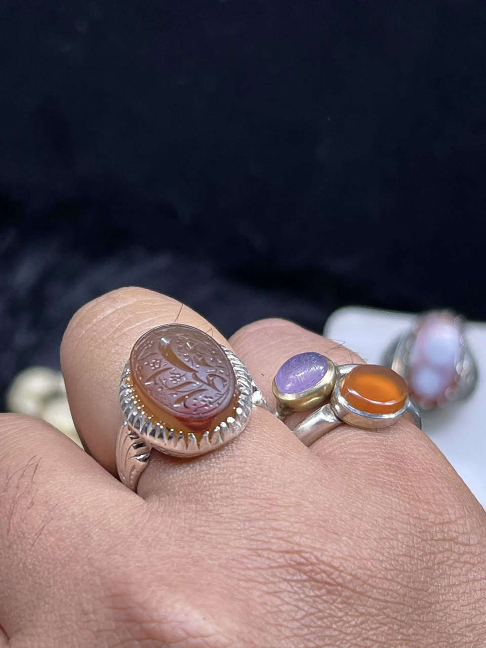 خاتم عقيق يماني زعفران 

مخطوط يا أبا عبد الله

الشراي*********** المكان بغداد حي اور 

توصيل ماعندي
