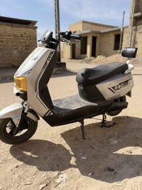 دراجه شحن للبيع ما بيها اي شي بطاريات جديده  الشاحن موجود   الاستفسار ...