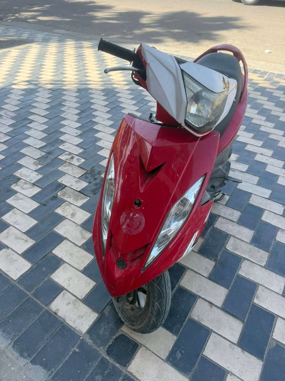 سلام عليكم دراجه جيتي ار للبيع دراجه تشتغل مكينه حلوه بيه نواقص السعر 550 مكاني بغداد جميله الرقم
***********
