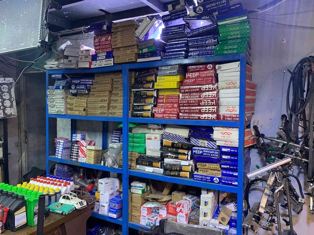 سلام عليكم 
اخوان محل تفصيخ كوري وامريكي جديد ومستخدم كامل للبيع العنوان بغداد كم ساره الاتصال على الرقم غير متواجد فيس 
***********
