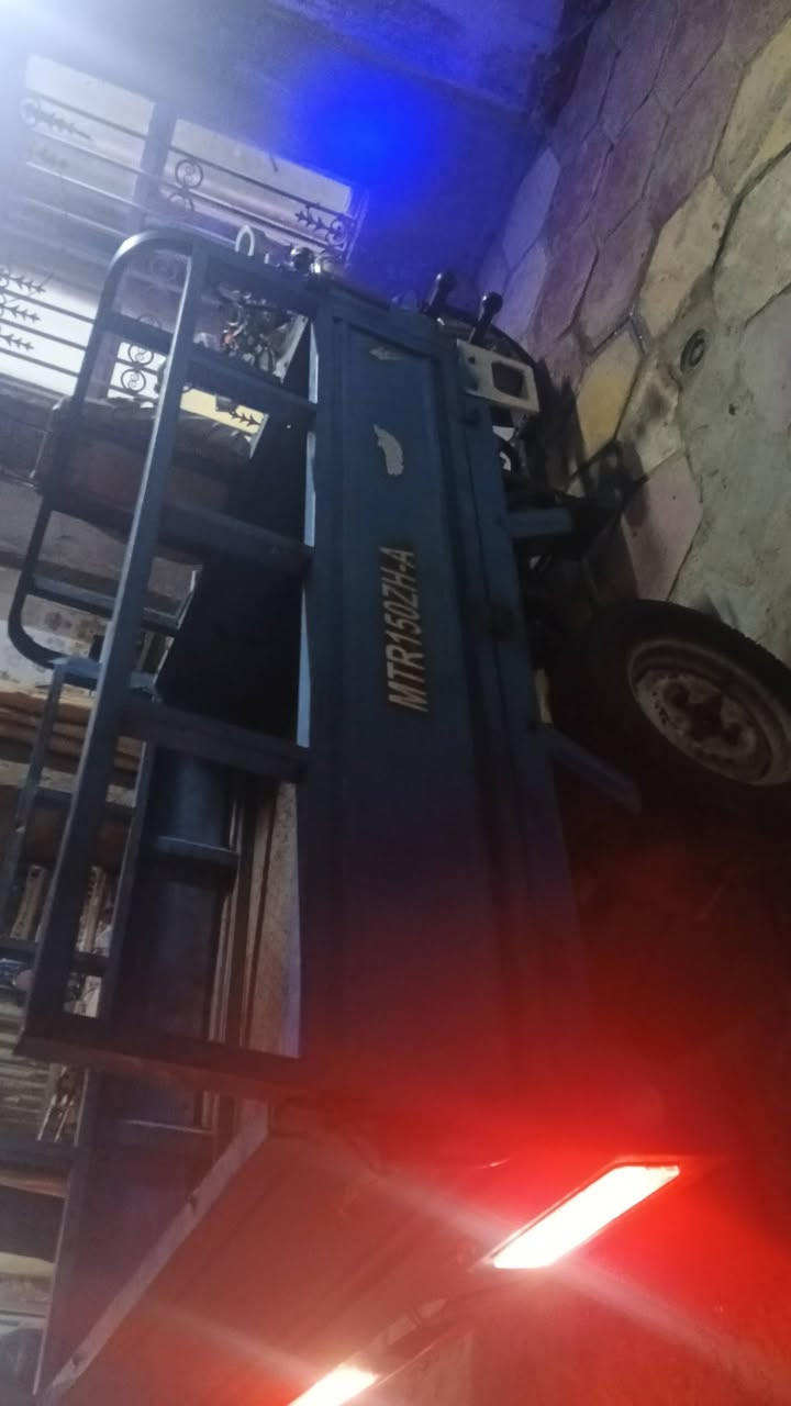 اسلام عليكم امتيار موديل 18 أصولي كفاله عامه خير من الله ستوته صاروخ بدي نضيف  كهربائيات جديده دبلات جدد وياله نضاف فول فقط الكير بوكس مايرجع عل بك رغم هوه جديد يرادله تجفيت ستوته مال خبيزه ضابطه على اخر حبايه مكاني بابل ناحيه الكفل سعره 1550 وبيه 
 ‏‪***********‬‏
