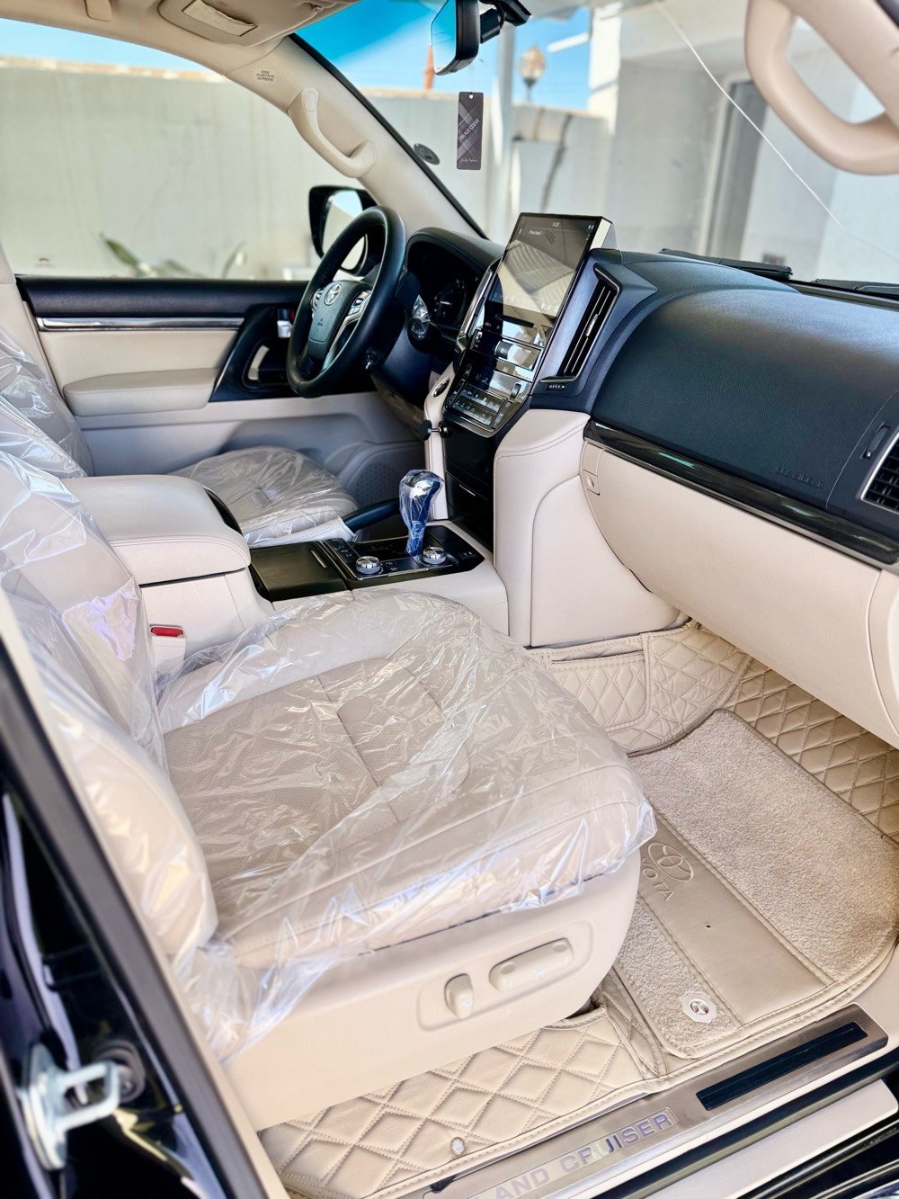 تويوتا لاندكروز 2020 كراند تورنك فول مواصفات 
رقم اربيل باسمي 
(مضلل بل سنويه)
سياره شركه ساز 
محرك ٦ سلندر 4000
 8 ارباك بلادي 
السياره مكفوله كفاله عامه 
السياره عليها ادامه كامله 
تخم تاير جديد دلوب
شاشه ليزرية العدادات ‏
كشن ٣ حركات 
تشغيل عن بعد
‏مرايه جانبيه قلاب
لايت اسود بلاد
‏دوسات لزيريه 
‏‏- دفع رباعي
‏‏- هوك بلادي 
‏‏- نظام مانع للانزلاق 
شاحن وايرليس
‏‏النظام المساعد على نزول المنحدرات 
‏‏- تشغيل بصمة 
- خمسه بصمات ابواب
- باب خلفي كهرباء بلادي 
‏‏- دخول ذكي
‏‏- مثبت سرعة
‏‏- فتحة سقف
‏‏- فول تحكم ستيرين
‏‏- شاشة ملاحة باللمس
‏‏- كاميرا خلفية 
‏‏- بلوتوث
‏‏- مشغل CD
‏‏- منفذ AUX & USB
‏‏- مقاعد جلد
‏‏- مقاعد كهرباء
‏‏- مرايا شفط
‏‏- اشارات بالمرآة
‏‏- كشافات ضباب
‏‏- زراك لايت 
‏‏- فرامل مانع للانزلاق
‏‏- حساس امامي خلفي -السعر510
  قابل للتفاوض
مكان السياره ديالى 
الاستفسار الاتصال
***********