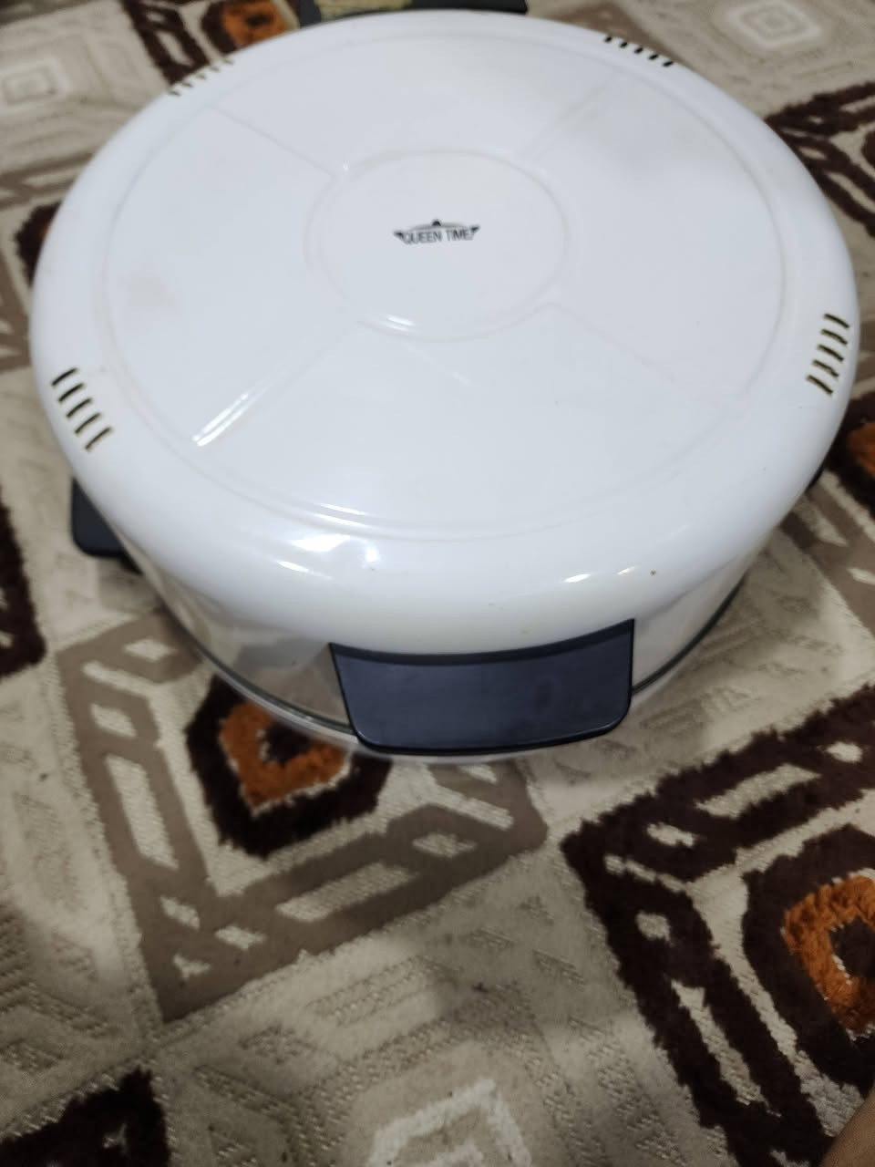 تخم قنفات 8 مقاعد 300 مكيف توسوت اخو الجديد 350 فرن غازي ماركة نوال 125 
 تنور كهربائي تيفال 30 العنوان بغداد ***********
