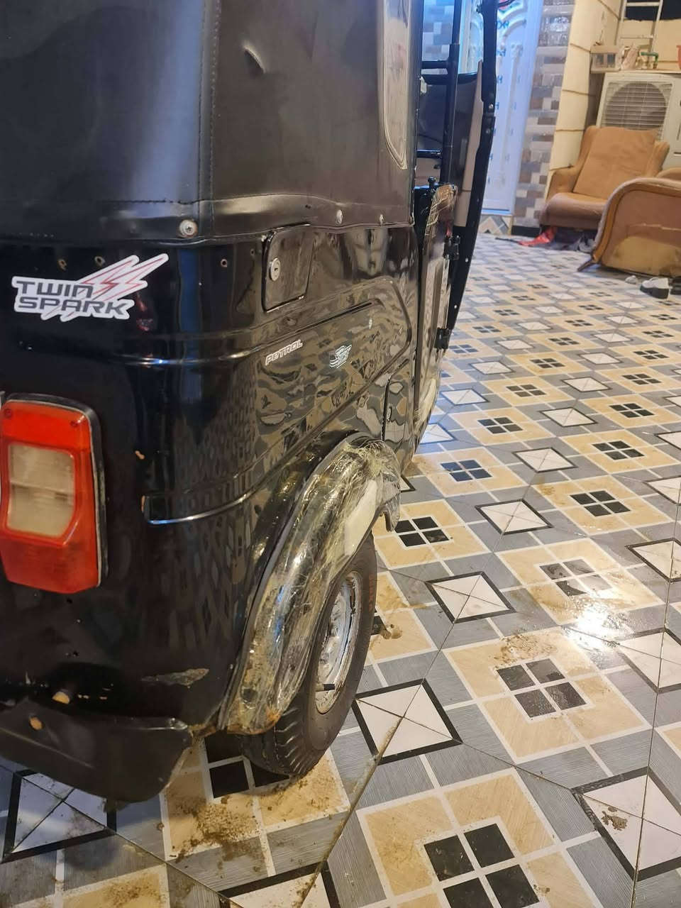 22 شهر 10 وراق اصؤلي وياك للرقم مكلف بالنشر وهاذ رقم راعية  تكتك  مكفولة كفالة عامة لا زنجيل ولا غيرة كفالة كفالة *********** سعر ٧٦٠٠ وبية مجال بسيط
