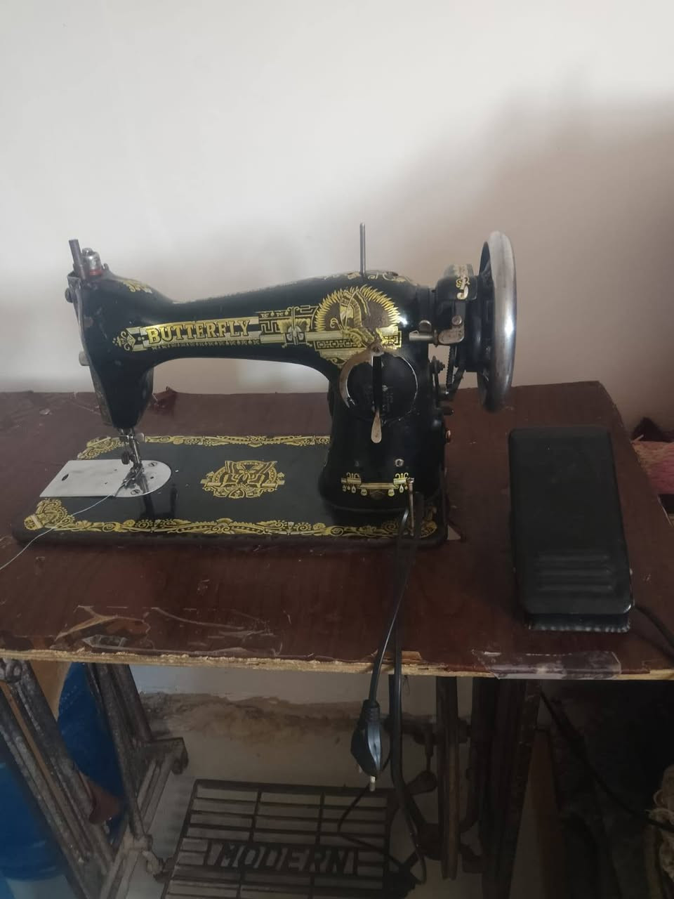 سلام عليكم من رخصت مدير الكروب
مكينه يابانيه نظيفه معاالميز سعر 50الف 
رقم الهاتف ***********
مكاني بغداد الشرطه الخامسه
