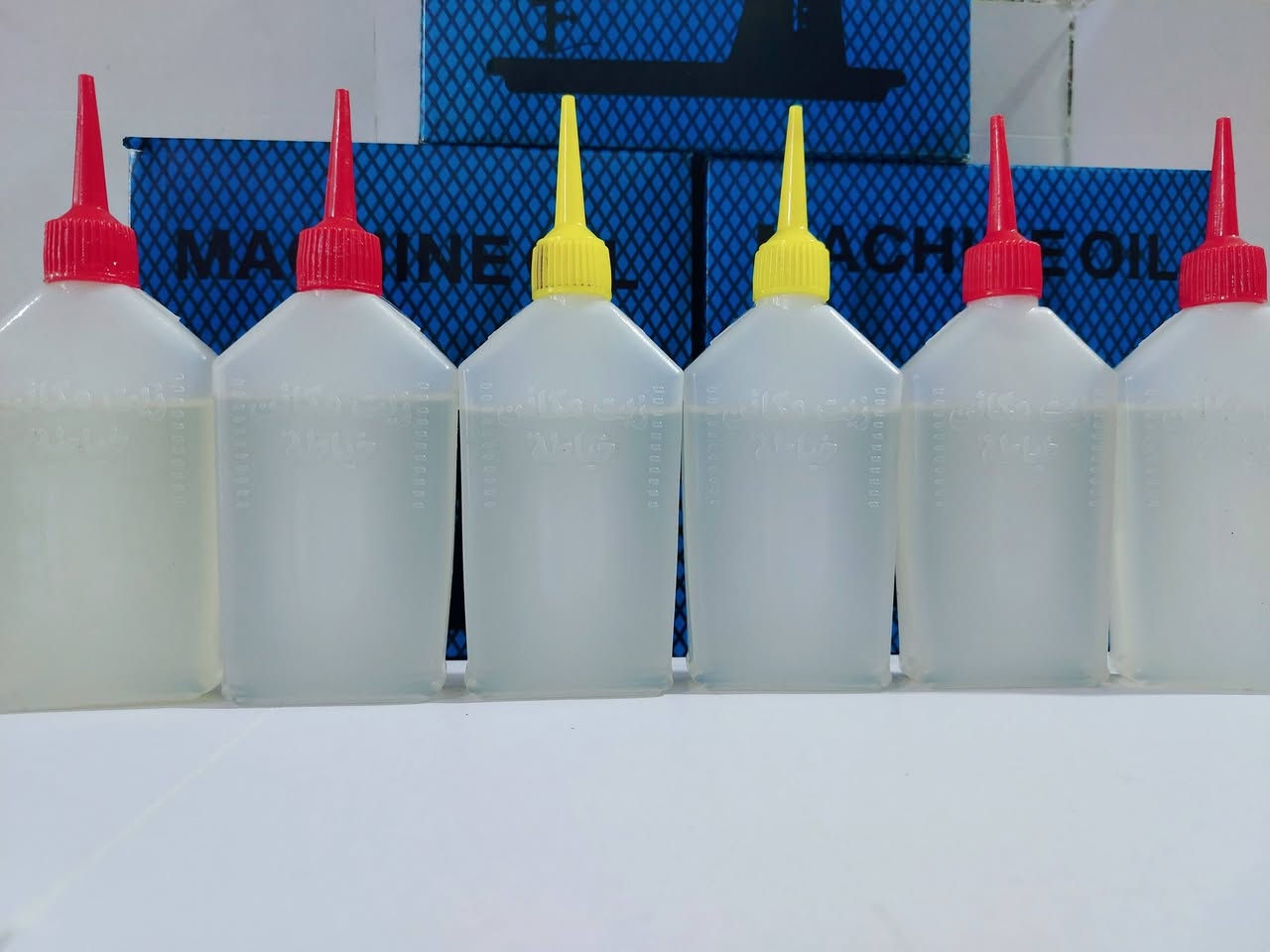 📢 *إعلان بيع دهن مكائن خياطة ودهن مكائن حلاقة* 📢

-'عرض تخفيض الاسعار .-

🛍️ *منتجاتنا:*
- دهن مكائن خياطة أبيض
- دهن مكائن حلاقة
- دهن مكائن أصفر
- متوفر عدة نوعيات عالية الجودة وأسعار مناسبة

💰 *السعر:*
- سعر كارتون اليغدان  ٤٠ الف 
سعر الكارتون الدبة ٣٥ الف . سعر خاص لا أصحاب الجملة 
سعر الكارتون البطل الاصفر ٣٣ الف 

🚚 *التوصيل:*
- توصيل ٥ الالف 
-توصيل الدبة ٥ الالف لكل كارتونين 
_  توصيل مجاني للكميات 

📦 *المواصفات:*
- زيت خالي من الشوائب والإضافات بنسبة 100%
- يمر بعملية فلترة وتنظيف كاملة
- زيت يساعد على تسهيل عملية الحركة وإطالة عمر الماكنة
- مناسب للاستخدام في المعامل وشركات العدد اليدوية ومحلات البناء

📞 *للاستفسار والطلب:*
- اتصل بنا على الرقم: ***********
-متوفر على واتساب
https://wa.me/9647776880790

👉 *نحن مستعدون لتجهيز:*
@المعامل
- @شركات العدد اليدوية
- @محلات الانشائيه 
@محلات مكائن خياطة 
📝 *ملاحظة:*
- البيع جملة فقط

تواصل معنا الآن للحصول على منتجاتنا عالية الجودة!
