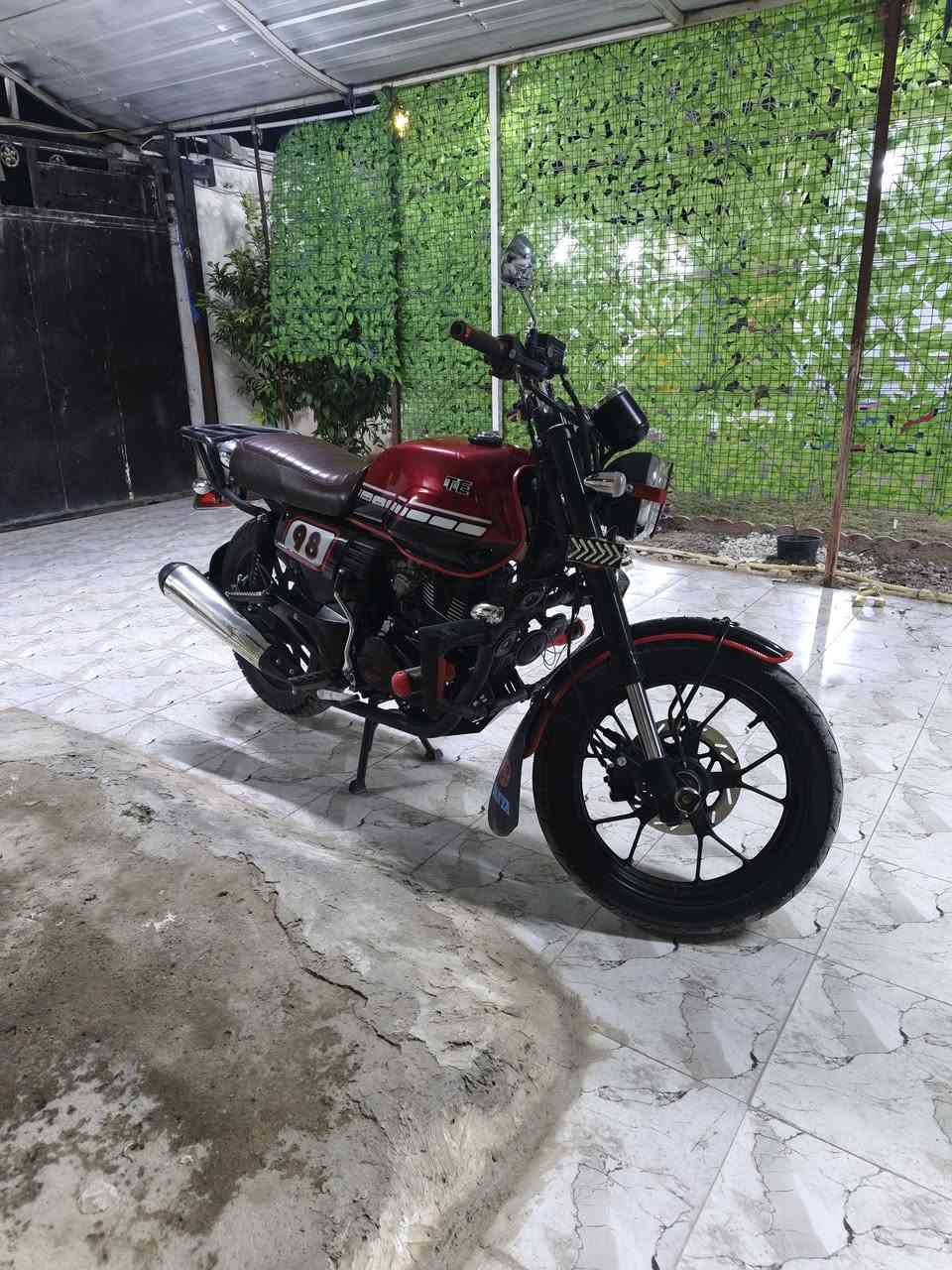 السلام عليكم درجة للبيع موديل 24دايون لايتي أوراق سحب مكينه 200ccدراجه كلها شغاله درجة جديده السعر 1400وبيها مجال الرقم ***********
