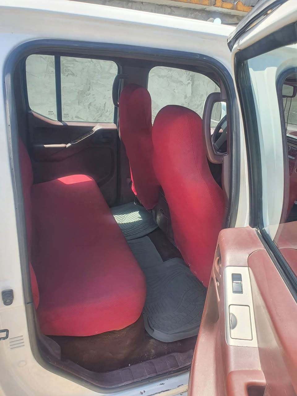 اسلام عليكم للبيع نيفارا موديل 2014 سياره جاهزه تخم تاير جديد سياره حلوه ونصيفه مواصفات LE للاستفسار الاتصال على الرقم ***********
