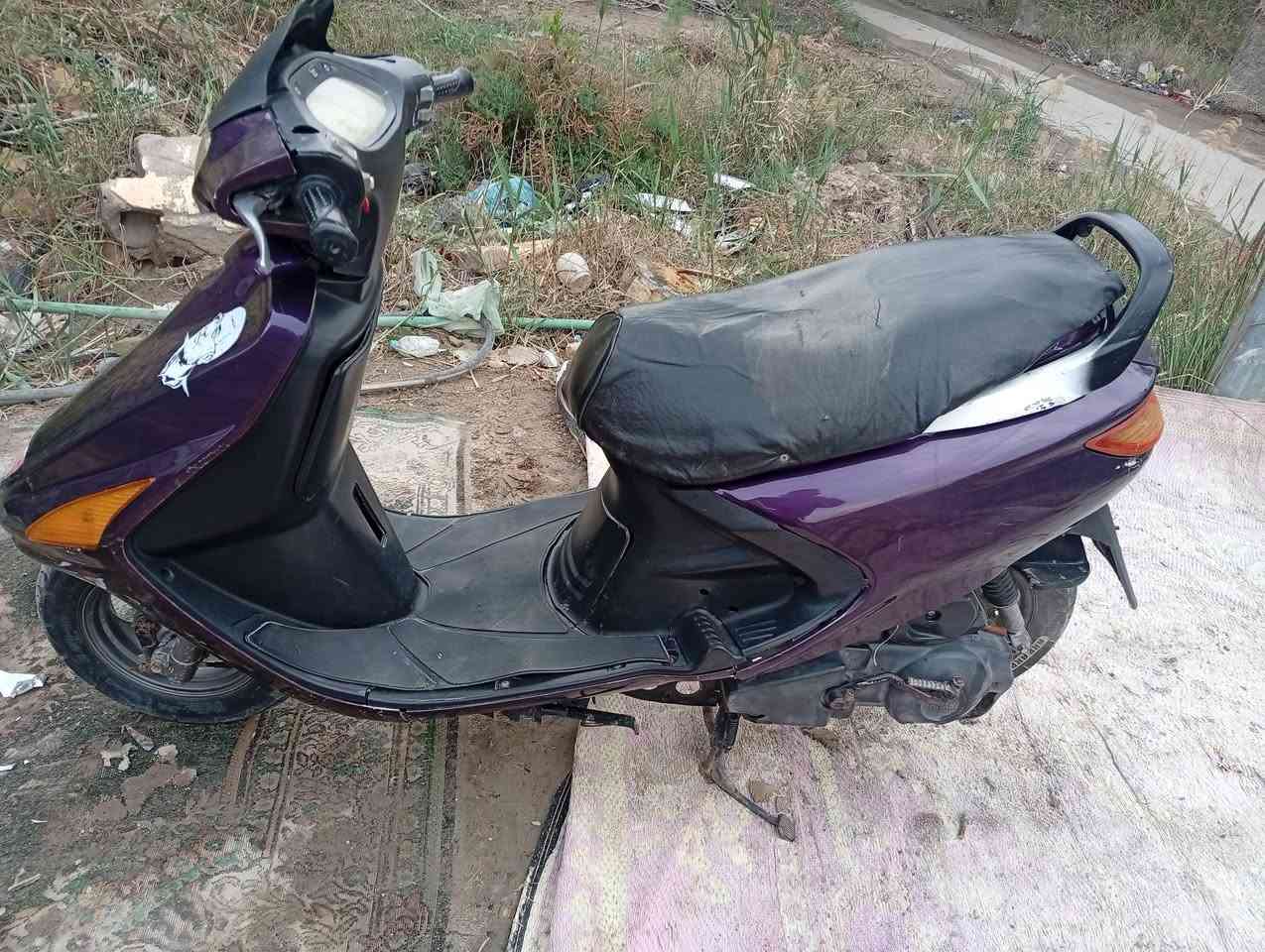 سلام عليكم دراجه فراشه فحل جديده حاويه تخم تاير نقصه بس شحن باتري مكان كرنه بني منصور سعر 450رقم تلفون ***********
