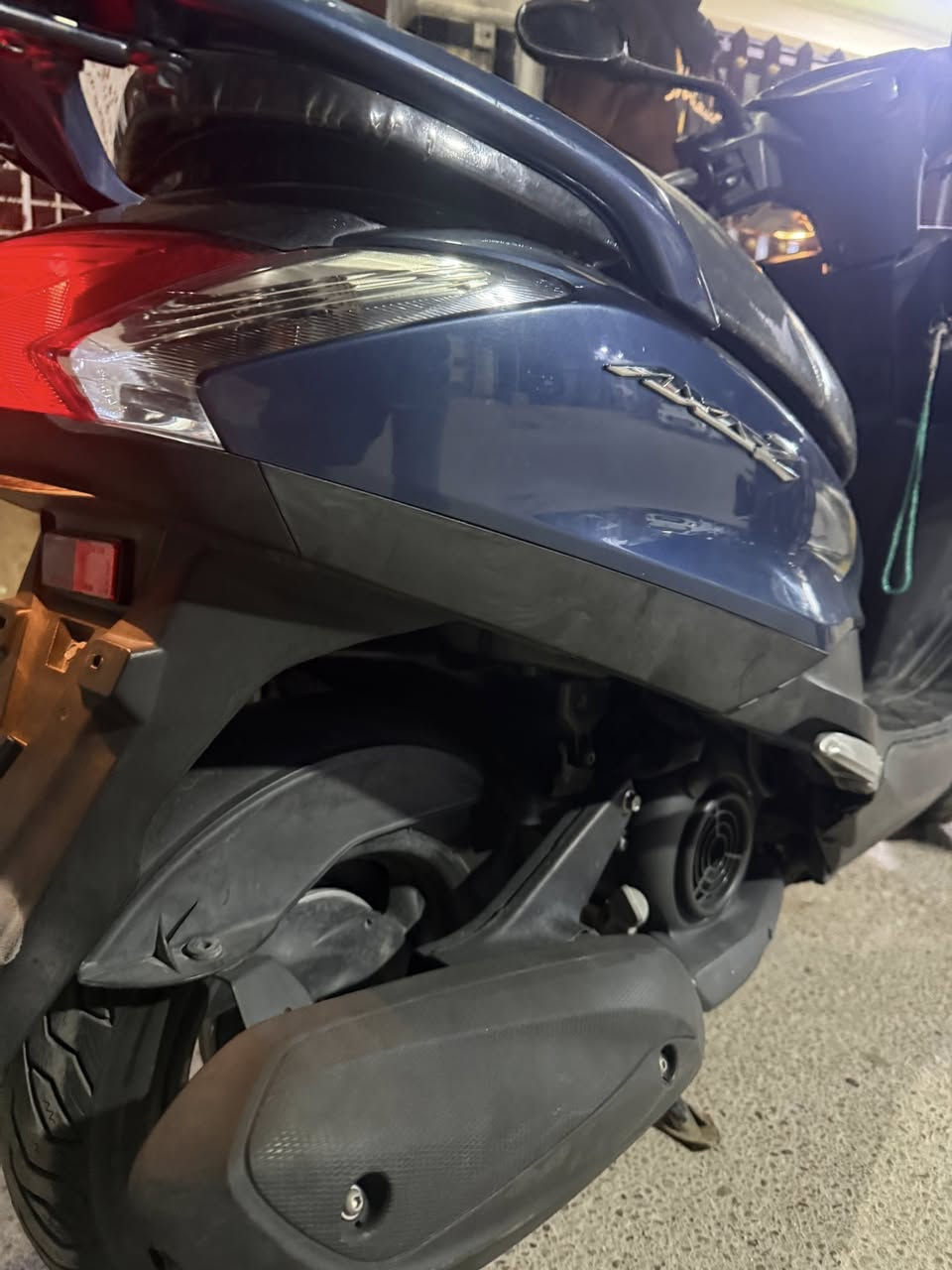 سلام عليكم حبايب اكزز 2020 دراجة جلاله و خير من اللّٰه الدارجة معروف عنها نوزل استان كهرباء بريك APS وباقي المواصفات معروفه الدارجة معروضه بلميون و بيها بمجال الدراجة مجفته مره وحده تجفيت شركه و تخم تاير جديد و باتري جديد و دهن جديد و بانزين بيها تحتاج بس سايق هذا رقم اتصل لو تدخل واتساب و الشراي يشلع عيوني و يدلل خادم اني و بيها مجال م تضيع بالوجوه الطيبه
 ***********
لجد يدخل خاص لان(مكلف بالنشر).🤍
