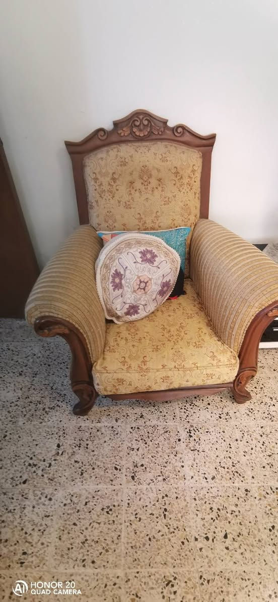 سلام عليكم طخم كامل للبيع السعر خاص او واتساب ***********
حي العربي
