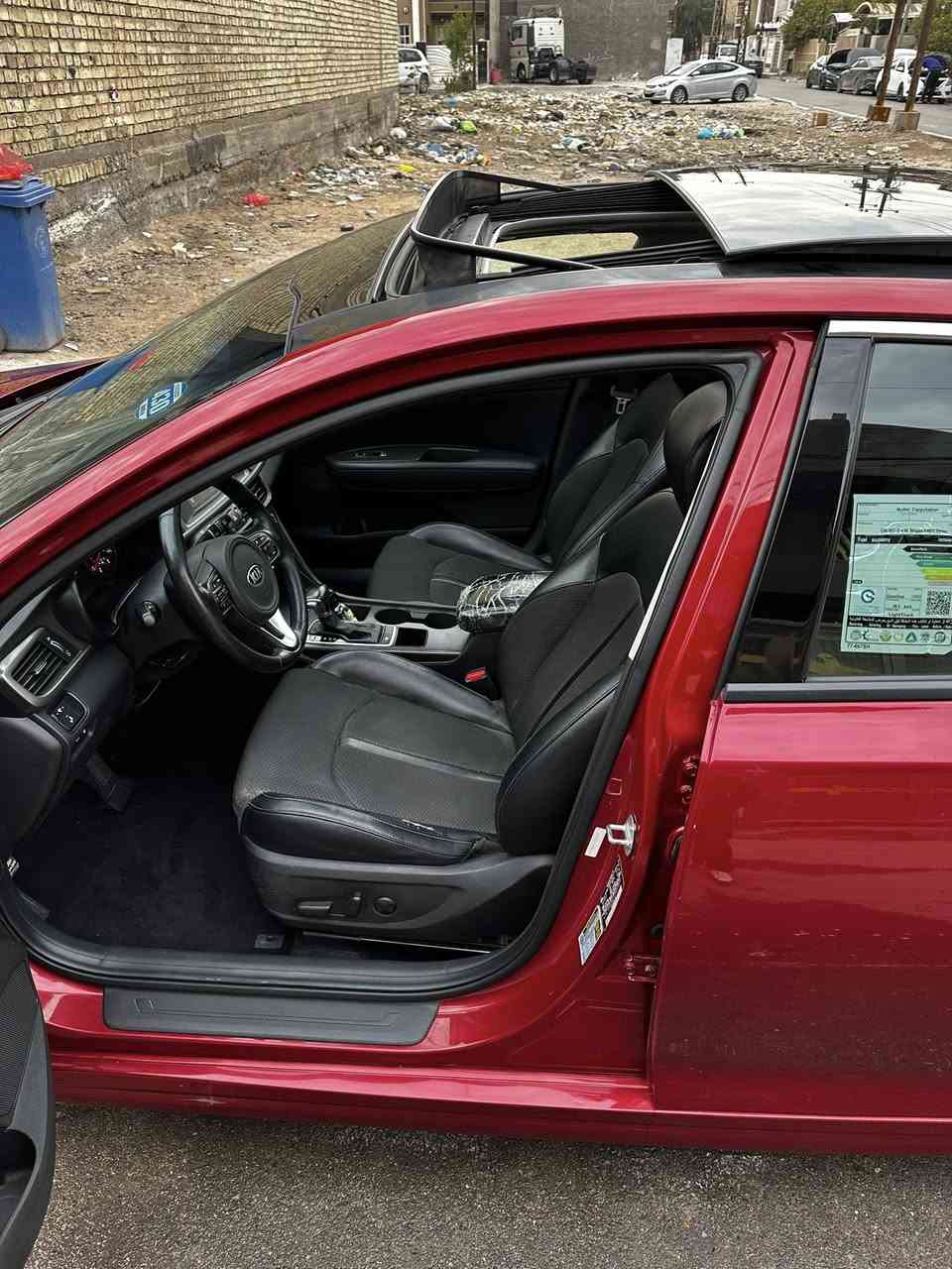 السلام عليكم
اوبتيما 2018 وارد امريكي مواصفات الS المعروفه بانوراما السياره نظيفة كلش وجاهزه وجديده محرك وگير بلاديات حادثها دعامية خلفيه فقط باب السايق مرشوش كلير ونص الباب الخلفي بأمريكا رقم بغداد مشروع وطني بأسمي تحويل ثاني يوم 
السعر144$ 
موقعها بغداد الشعب 
***********
