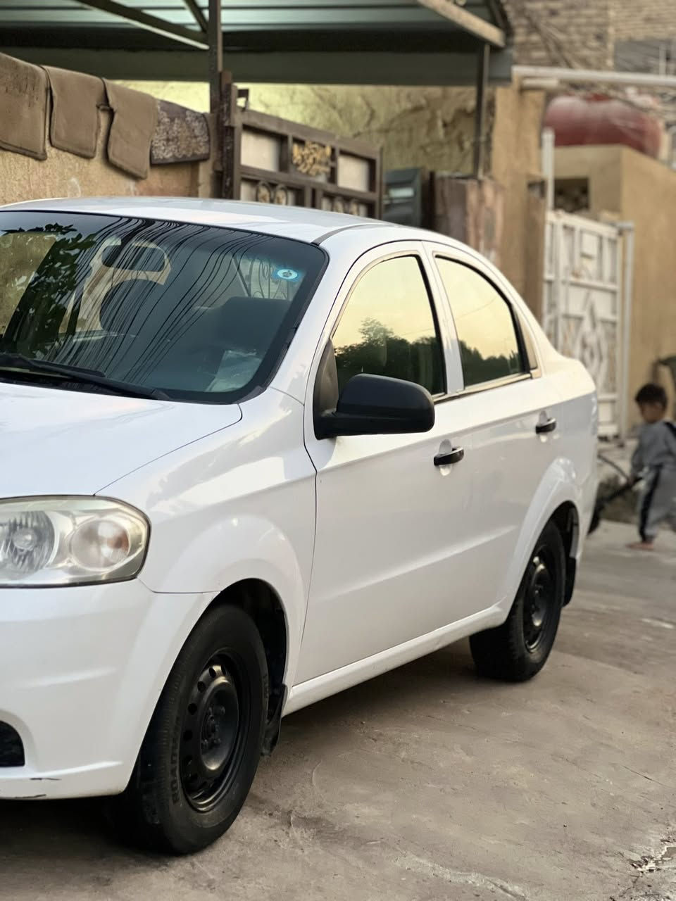 السلام عليكم
افيو 2011 خليجي محرك مفتوح #كير_عادي 
رقم كربلاء باسمي 
السيارة بيها قطعه وحدة باب الصدر مرشوشة نصها 
معروضة 69 وبيها مجال 
مكاني بابل مركز الحلة 
***********
