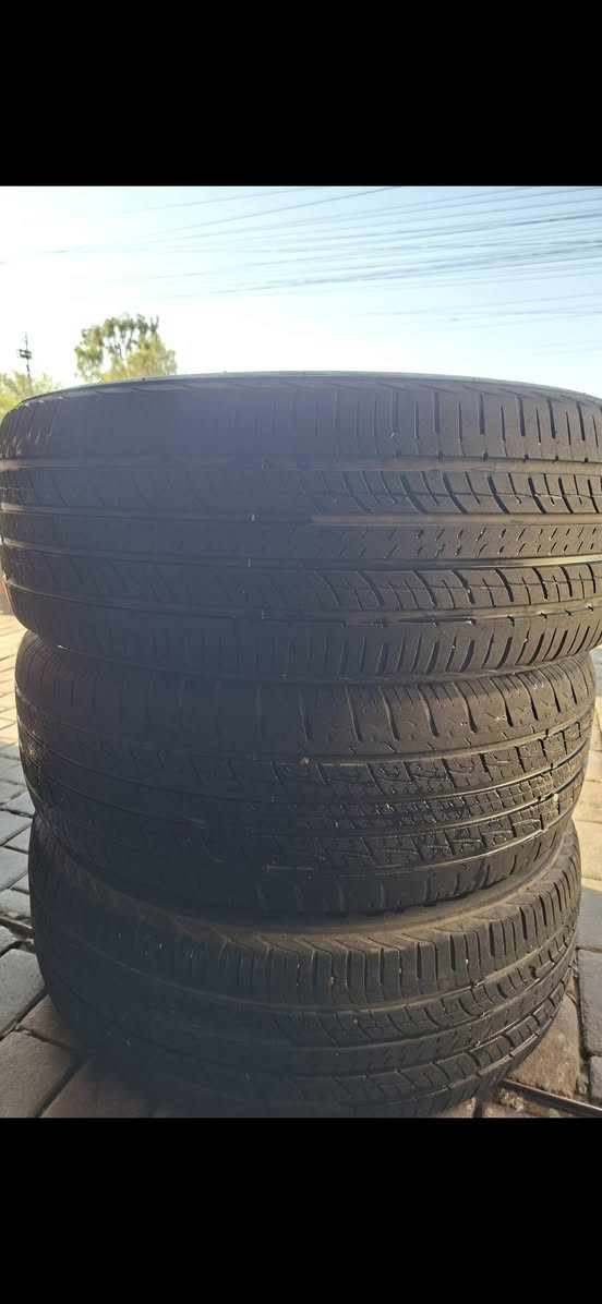 سلام عليكم تايرات سورتنو حجم 19 / 55/ 235/ مكان  بغداد السعر قيم وخذ شراي يتصل ***********
