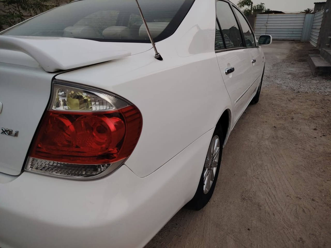 سلام عليكم للبيع كامري ٢٠٠٦خليجي مكفولة من كلشي عدة شبر رش محرك ٢٤٠٠ محرك كير حداديات كلهة مكفولة رقم بغداد سياره جديده وجاهزة من كل شي حداديات كلهة جديده تخم تاير تبريد سياره مناقصهة اي شي سياره مصروف عليهة ومتعوب عليهة للستفسار ***********  *********** اخوان فقط جناي يتصل شرط تحويل
