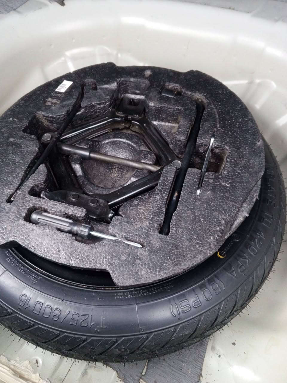 سوناتا خليجي موديل 2023 بسمي كفاله من الضربه فقط صبغ ستيكرات 
بصمه تشغيل عن بعد 
تدفئه وتكييف 
كير محرك كله جاهز 
حساسات أمامية وخلفية 
هواي مواصفات بيها 
رقم الهاتف ***********
السعر 135
