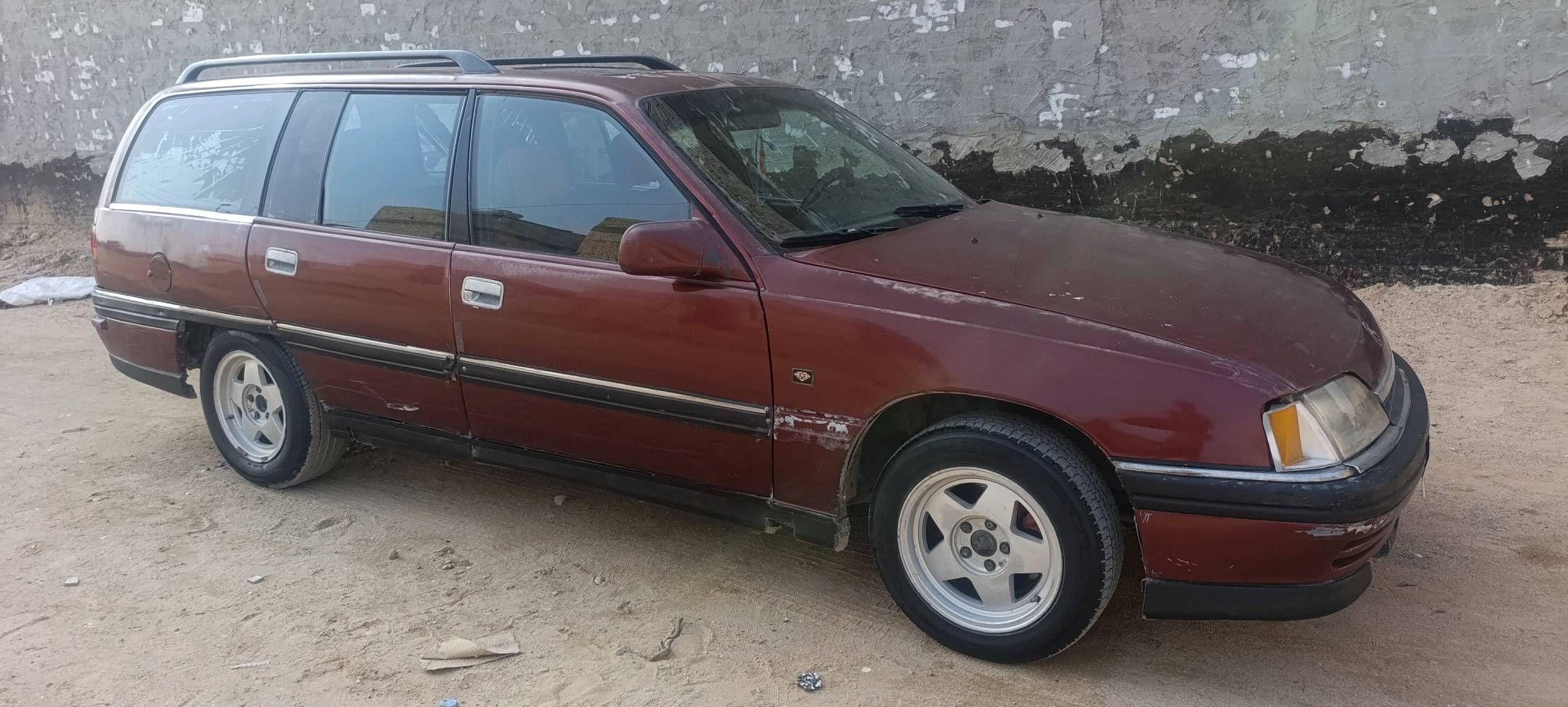 اوبل اوميغا 91 
مكينه 20 
سنويه 27
سعر 33
حداديه70%
باتري 100%
كهربائيات 90%
تايرات 95%
استفسار ***********
النجف الاشرف 