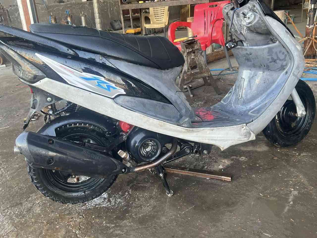 سلام عليكم خوان ماكس منغولي بلادي ممفتوح مختمه ختم واحد وي لمكينه جاهزه كفرات موجود نكره سلف سعره 450 وبيه مجال لشراي 
خوان ملاحضه ( الي بس يعامل لا يجي حنه ع باب الله )
للتواصل ***********
