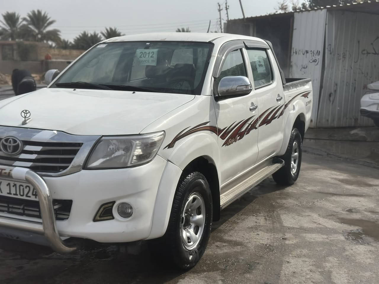 للبيع تيوتا فورويل موديل 2012حادثها كلش بصيط محرك حداديه خير من الله مصبوغه لجماليه فقط والسعر خاص ***********السياره بسمي
