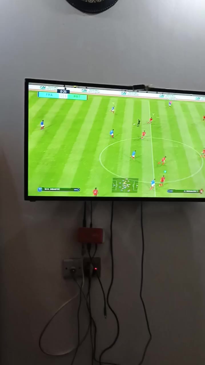 سلام عليكم شباب بلي ثري سلم البيع جهاز جديد سعره 120 مكاني كوت فلاحيه هاذه رقمي ***********
