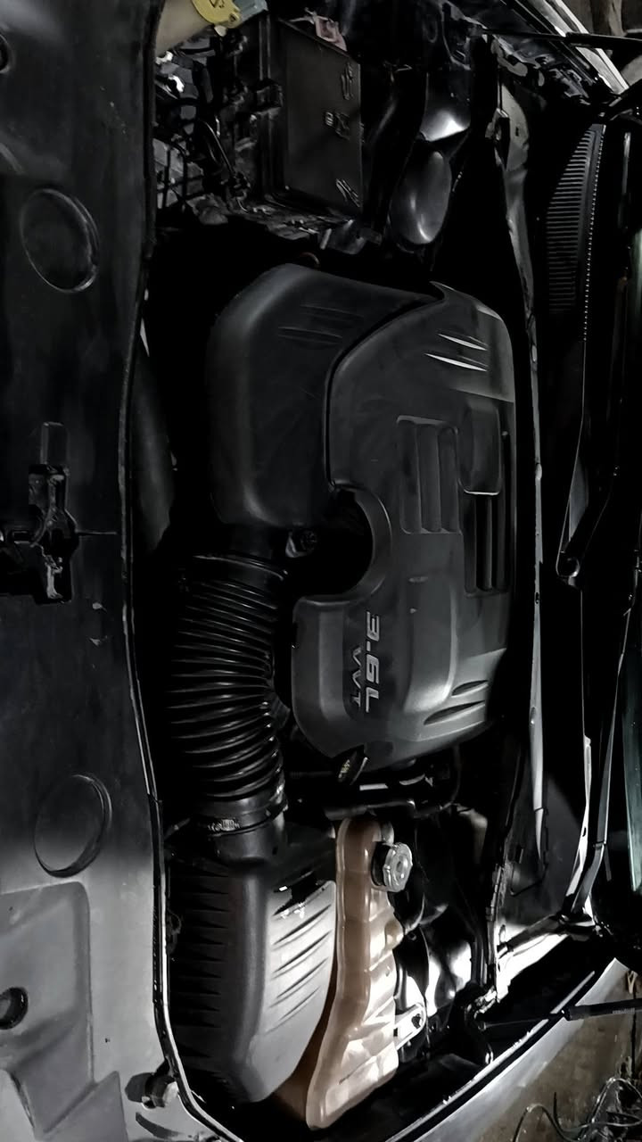 مكينه 3600
تخم تاير جديد اقل من شهر شاده 
حداديه جديده 
تفه وتبريد 
محدثه شاشه جبيره 
دعاميه خلفيه اس ارتي 
كشن كهرباي 
عنوان بغداد بلديات 
سعر 128
***********
تحويل ثاني يوم بسمي سياره
